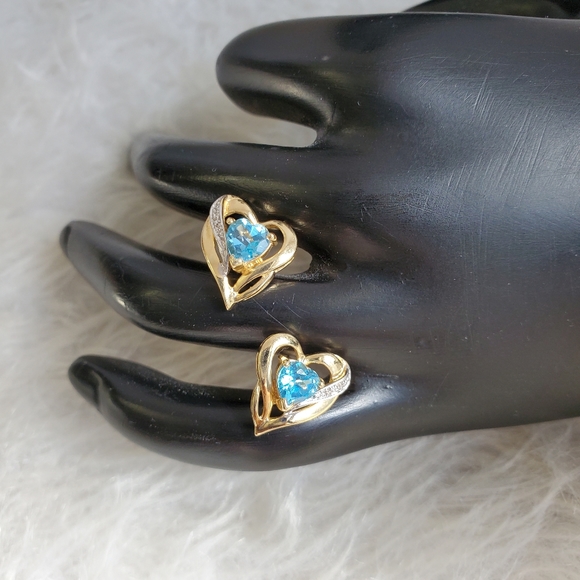 Watch Video / 14K Gold Heart Diamond Earrings / December Born. - Picture 8 of 16